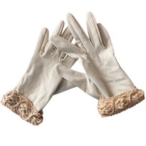 Vintage 1940’s ivory nylon gloves women’s one size Small macrame woven trim